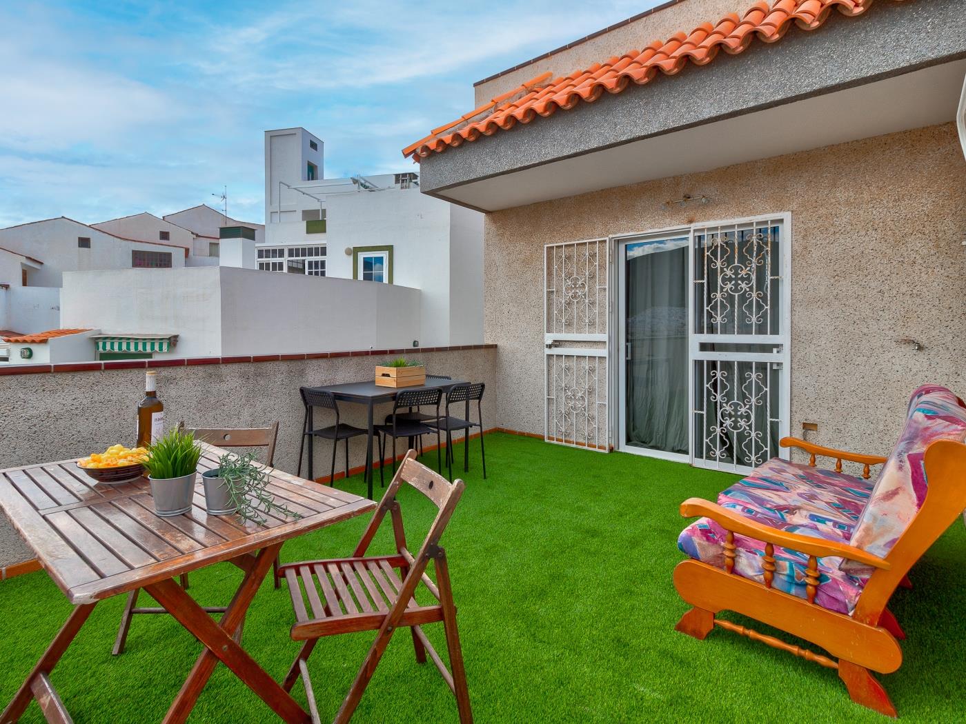 Los Cristianos terrace by CLABAO en Santa Cruz de Tenerife