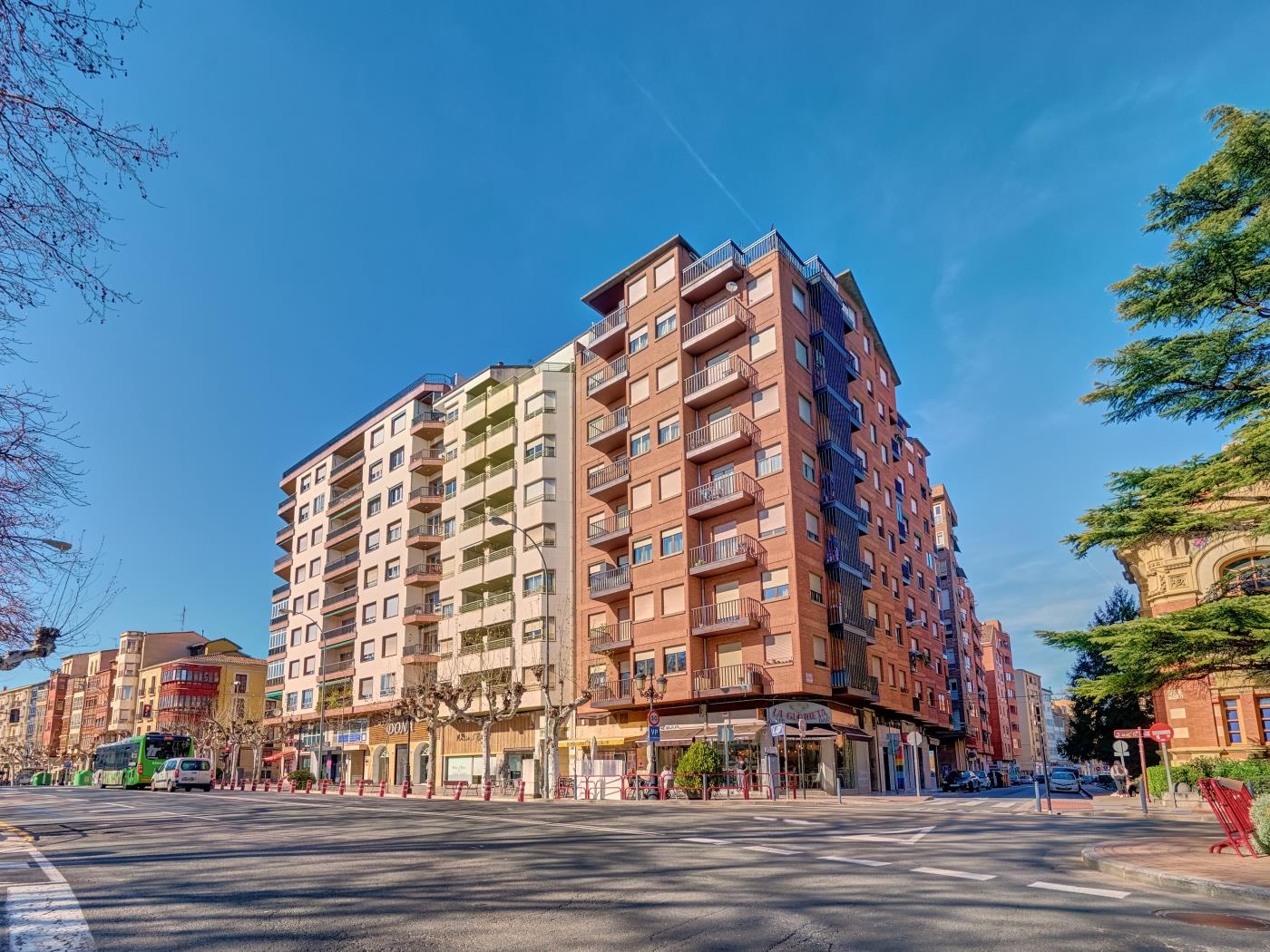 La paz home by Clabao en Logroño