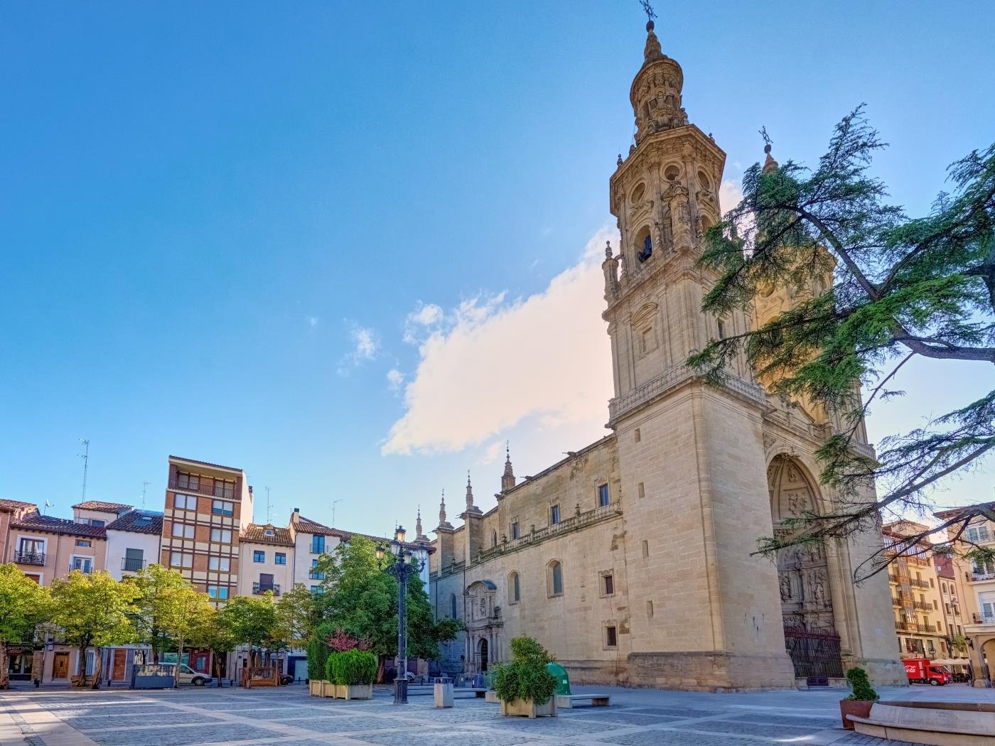 Ambigu Rojo de la Concatedral by Clabao en Logroño