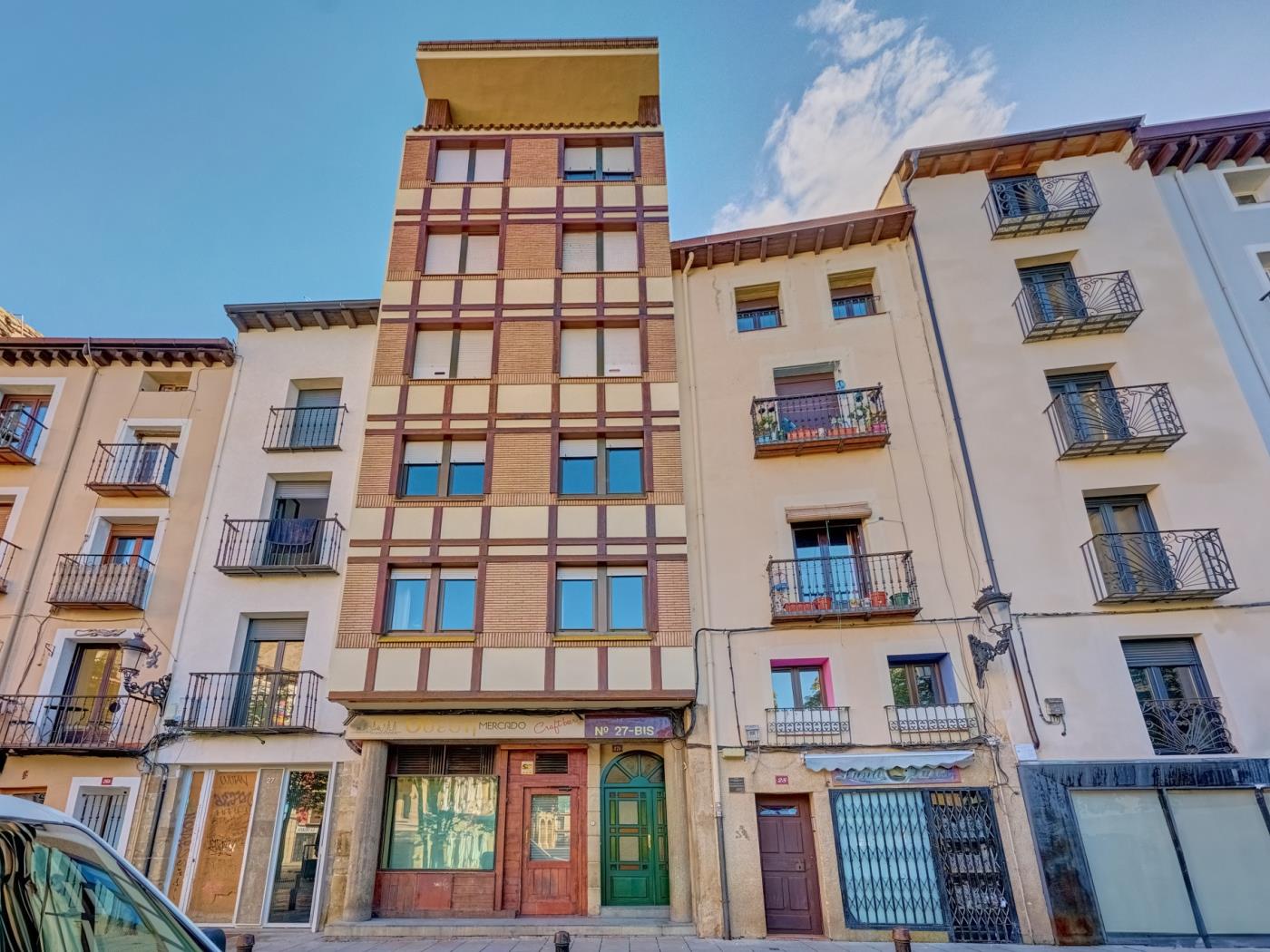 Ambigu Azul de la Concatedral by Clabao en Logroño