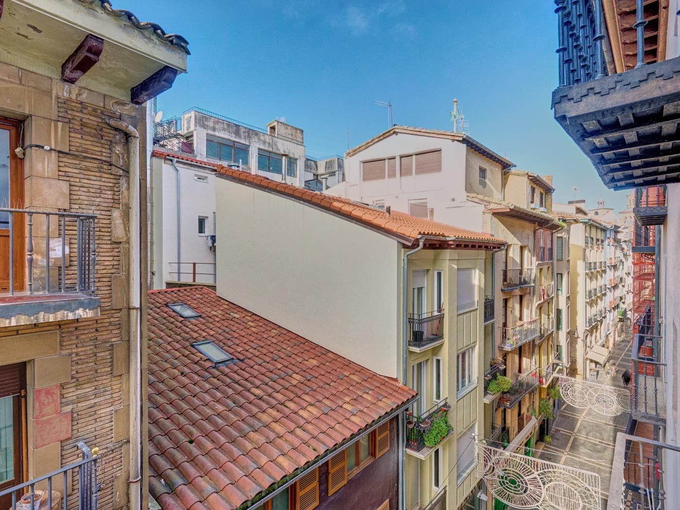 Edificio la Joya 3 by Clabao en Pamplona