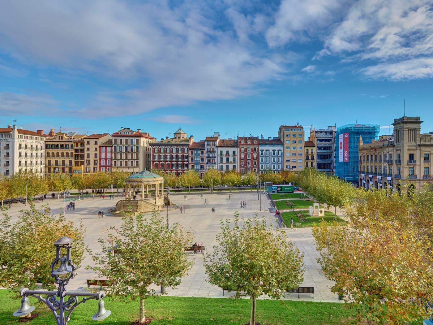 Edificio la Joya 3 by Clabao en Pamplona