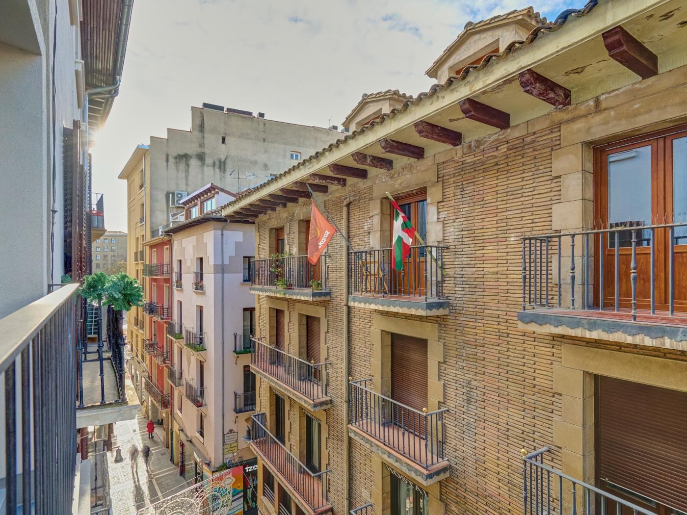 Edificio la Joya 3 by Clabao en Pamplona