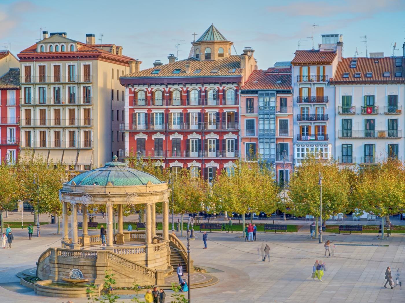 Edificio la Joya 3 by Clabao en Pamplona