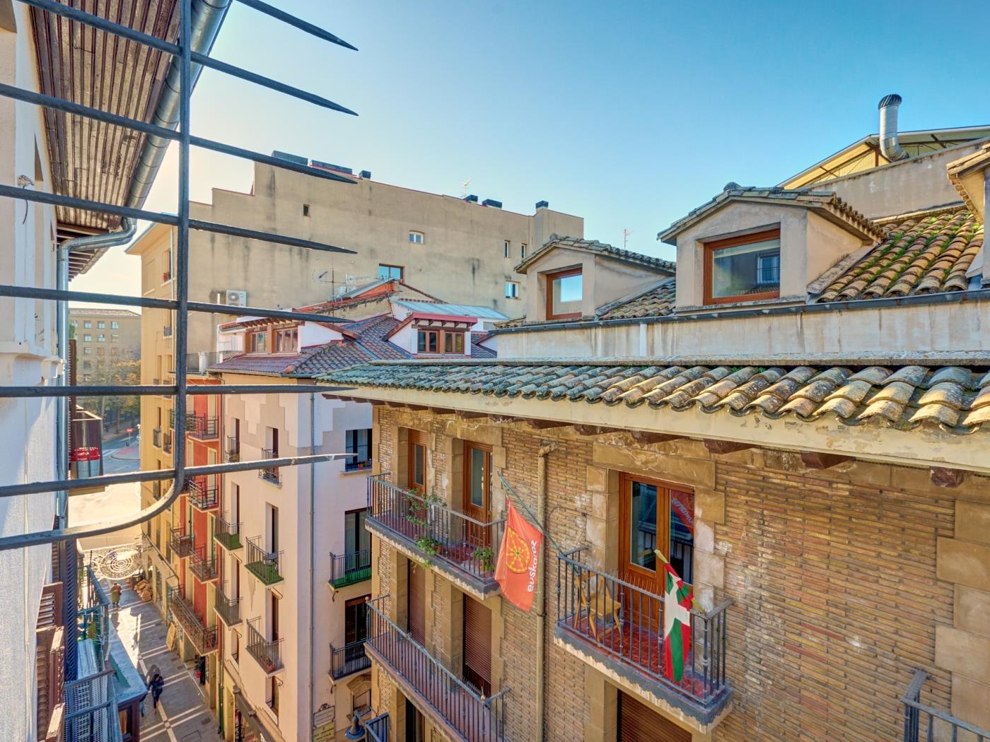 Edificio la Joya 4 by Clabao en Pamplona