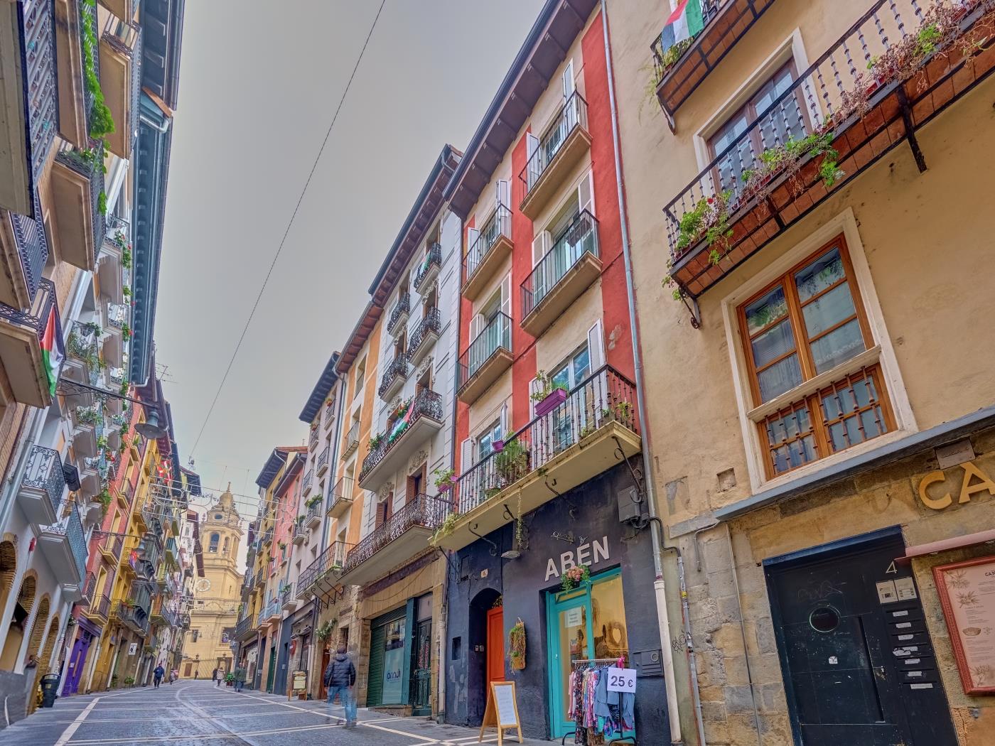 Curia 6 by Clabao en Pamplona