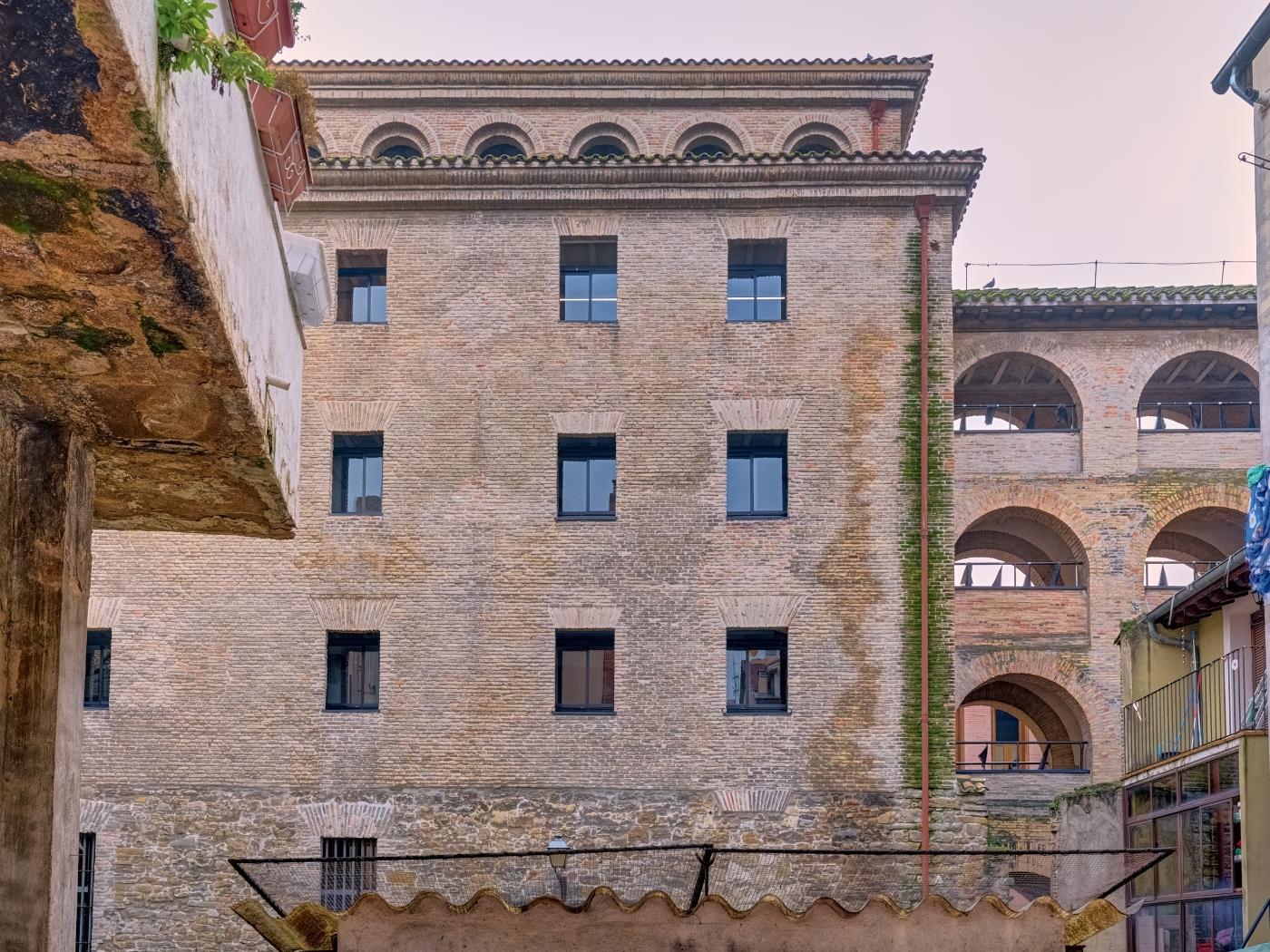 Curia 6 by Clabao en Pamplona