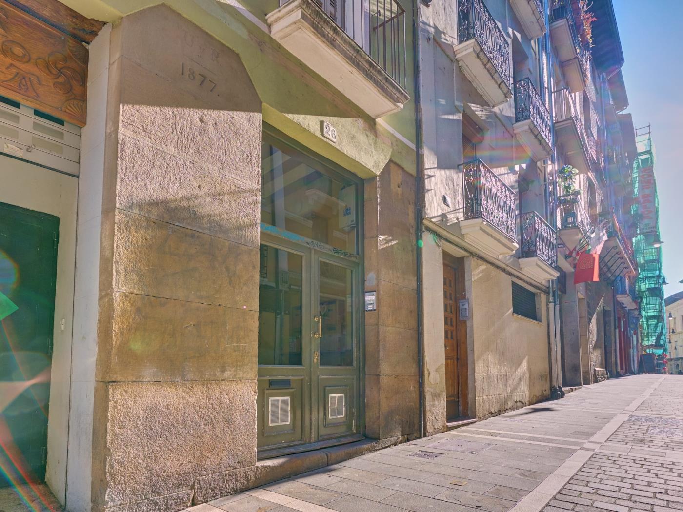Tothom by Clabao en Pamplona