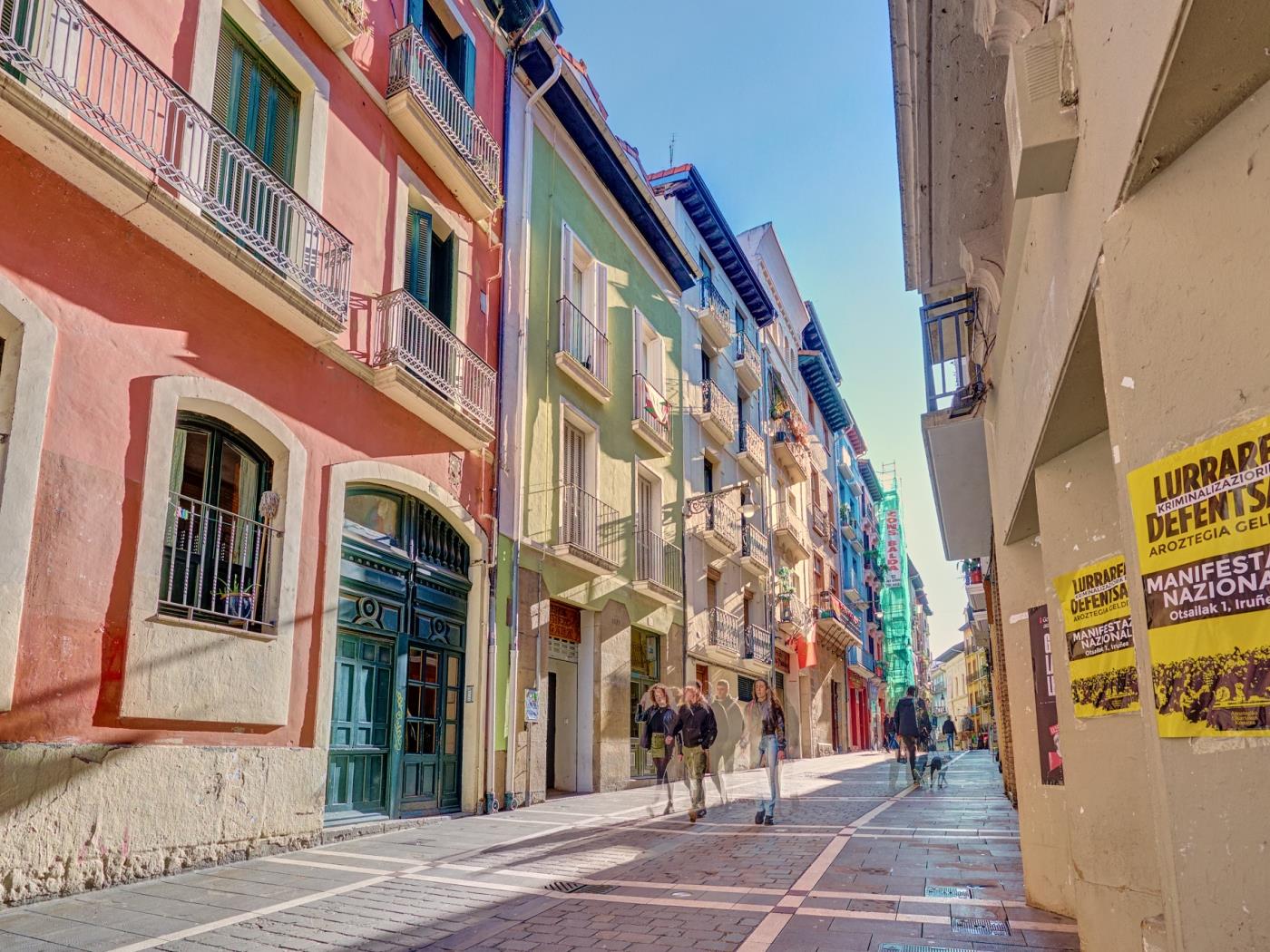 Tothom by Clabao en Pamplona