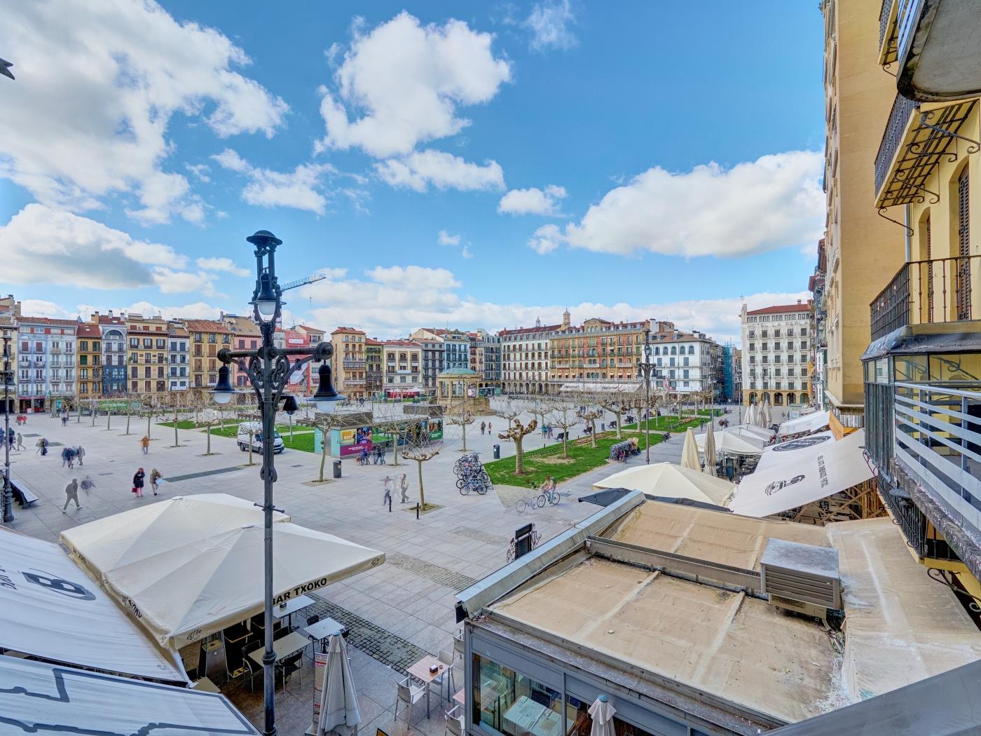 Castillo 18 by clabao en Pamplona