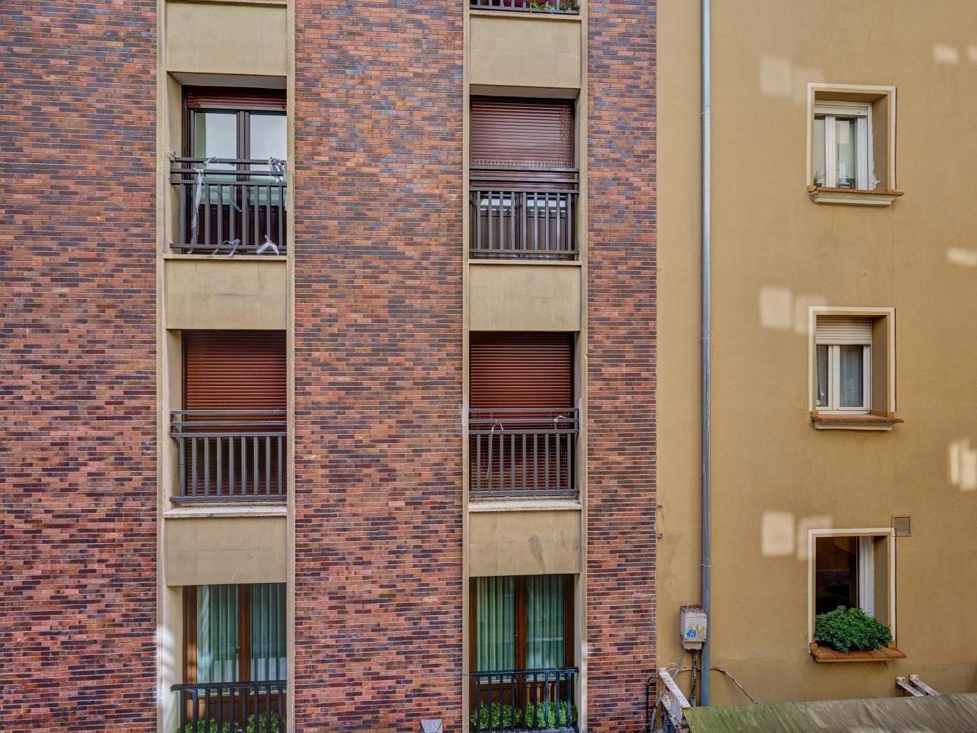 Castillo 18 by clabao en Pamplona