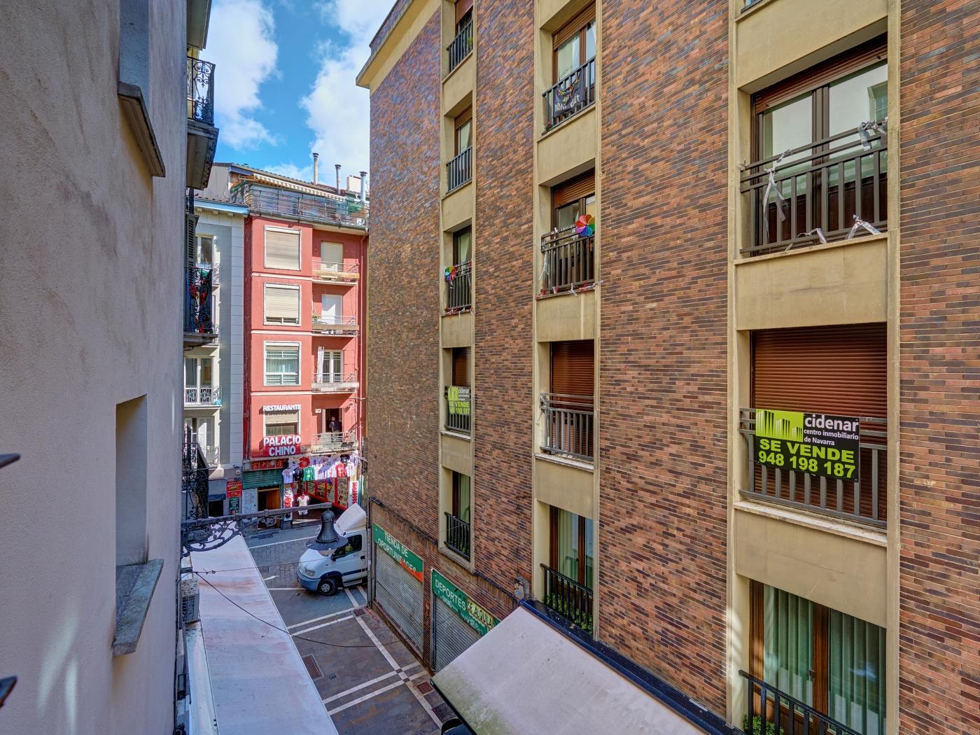 Castillo 18 by clabao en Pamplona