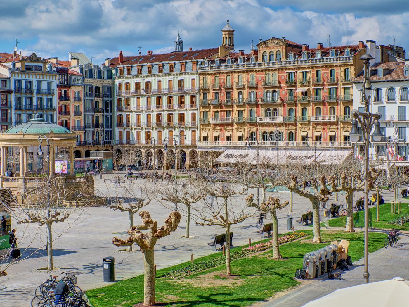 Castillo 18 by clabao en Pamplona