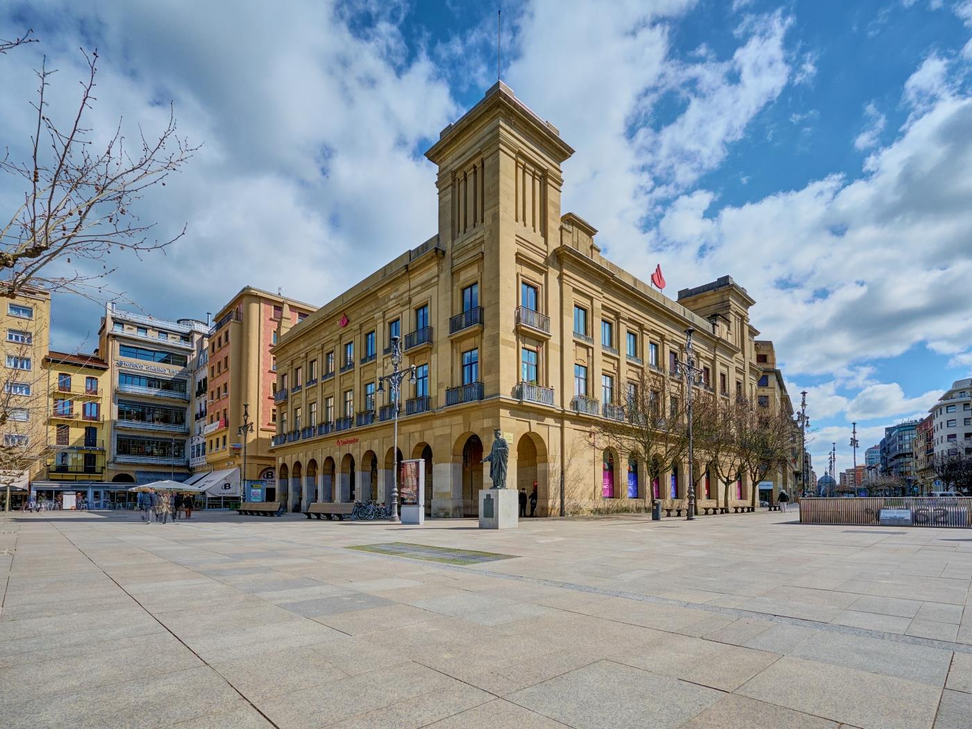 Castillo 18 by clabao en Pamplona