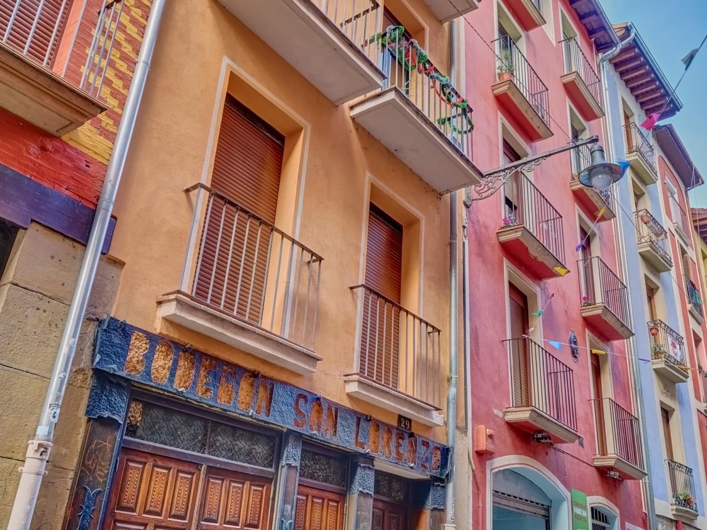 La casa de los cuadros by Clabao en Pamplona