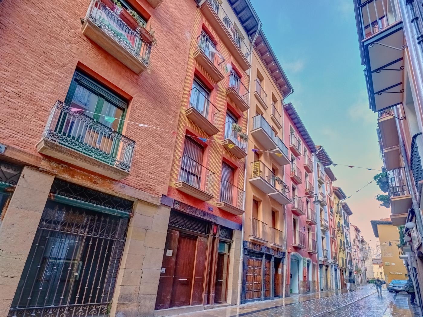 La casa de los cuadros by Clabao en Pamplona
