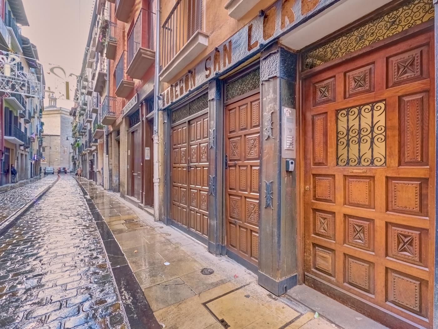 La casa de los cuadros by Clabao en Pamplona