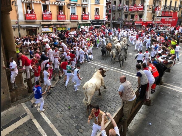 Mercaderes 9 - Vistas directas del encierro en Pamplona en Pamplona