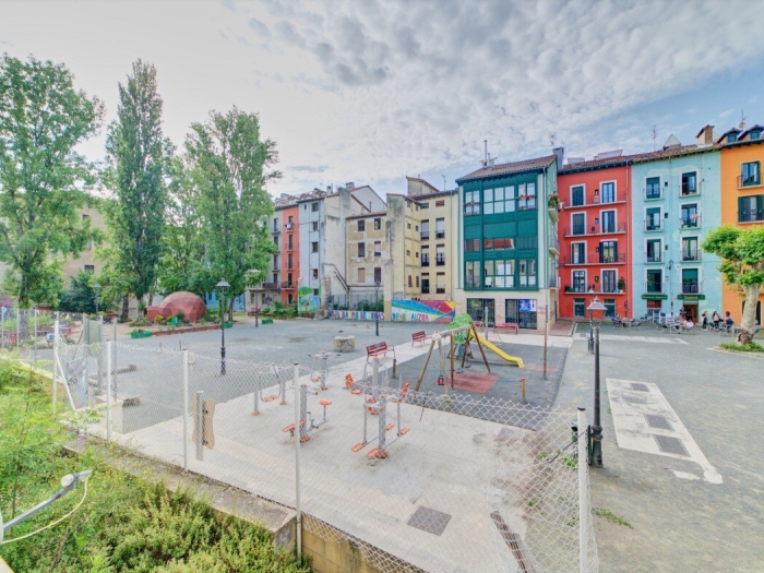 Santa Ana Plaza by Clabao en Pamplona