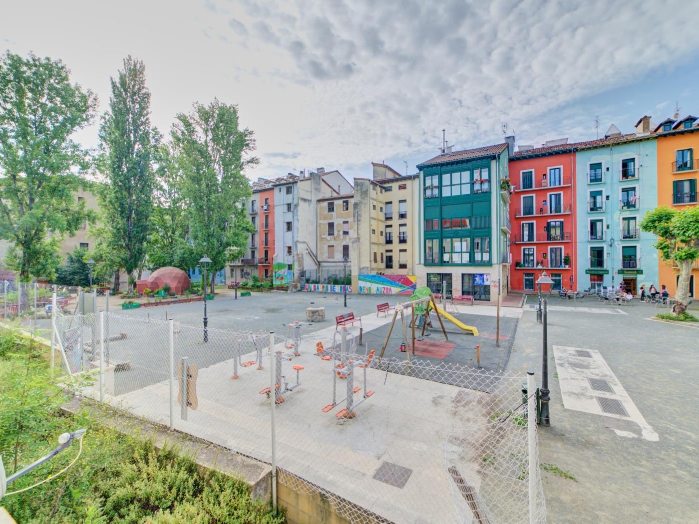 Santa Ana Plaza by Clabao en Pamplona