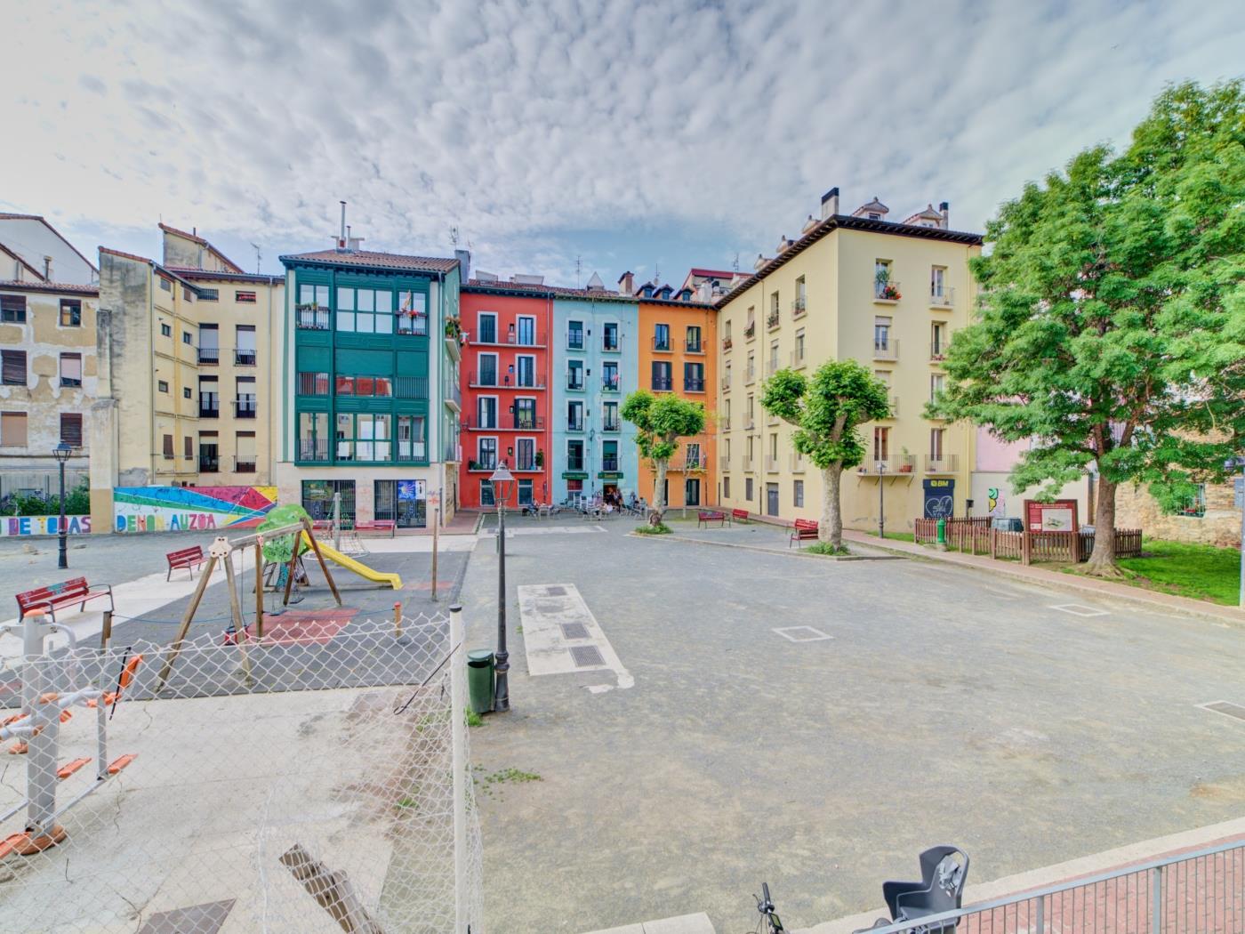 Santa Ana Plaza by Clabao en Pamplona