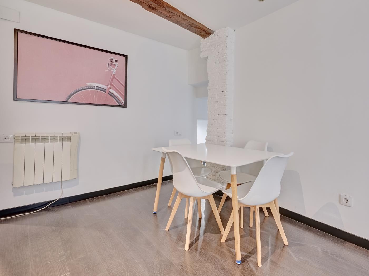 Vinomuim Bajo by Clabao en Logroño