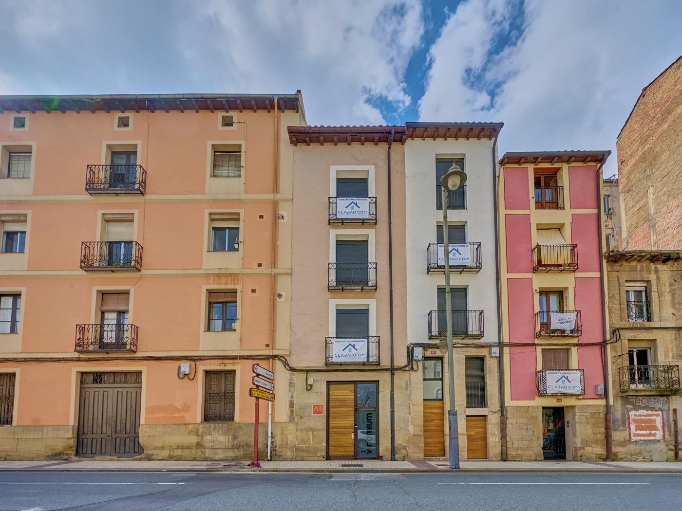 Vinomium F1A by Clabao en Logroño