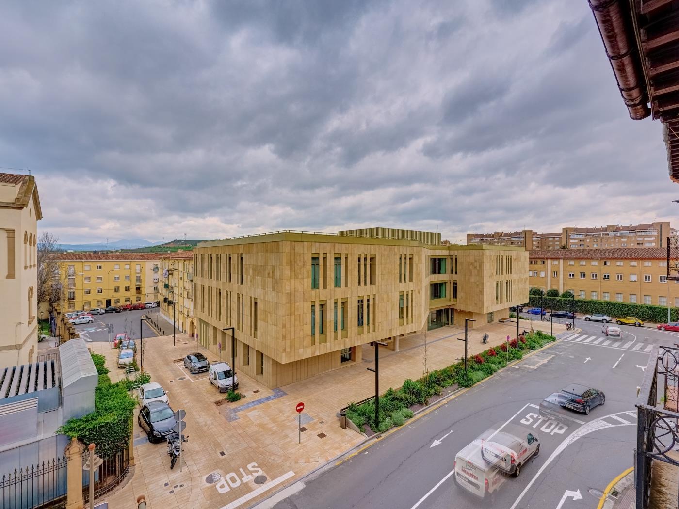 Vinomium F1B by Clabao en Logroño