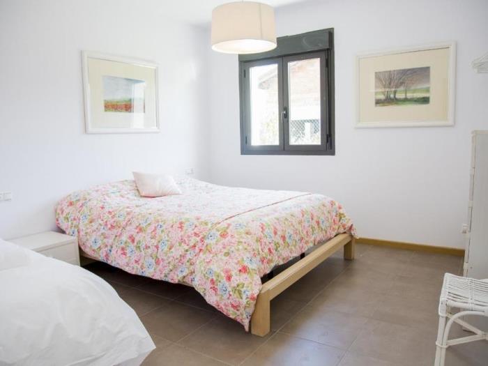 Casa Lónguida by Clabao en Villanueva de Lónguida
