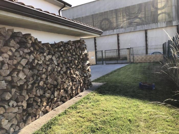Casa Lónguida by Clabao en Villanueva de Lónguida