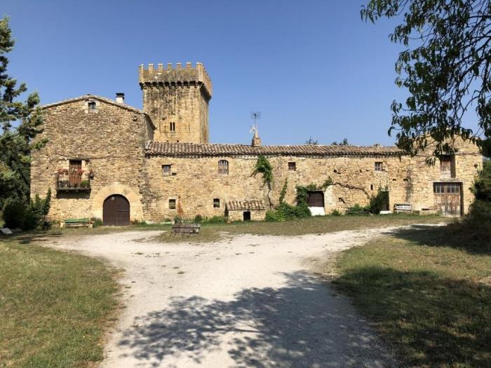 Casa Lónguida by Clabao en Villanueva de Lónguida