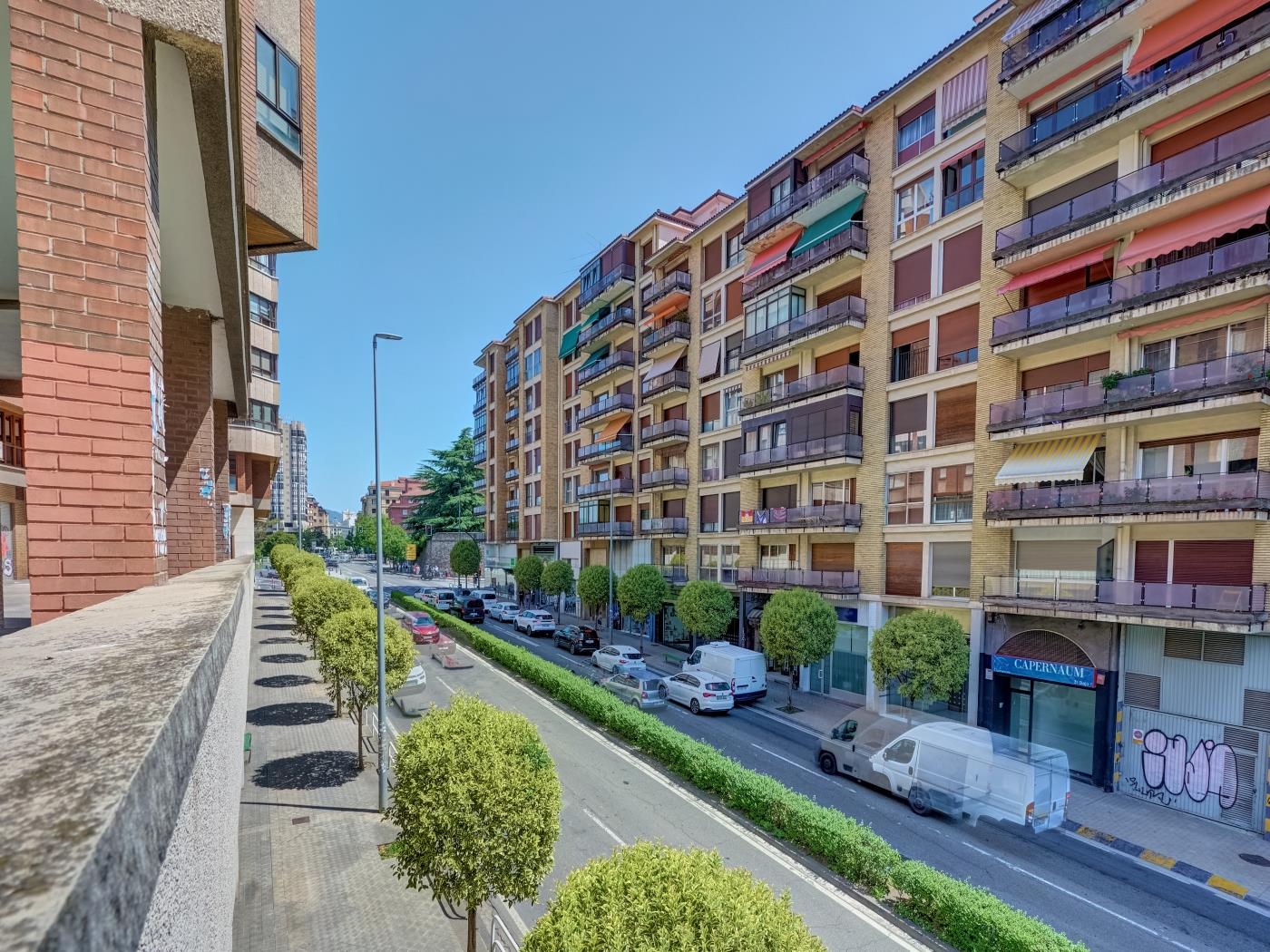 La Colmena C by Clabao en Pamplona