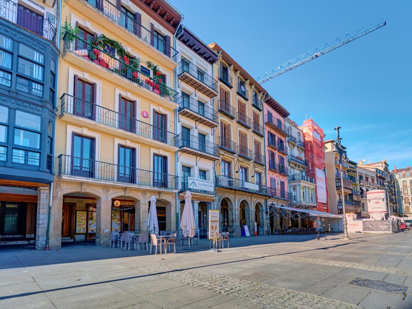 Castillo 31 by Clabao en Pamplona