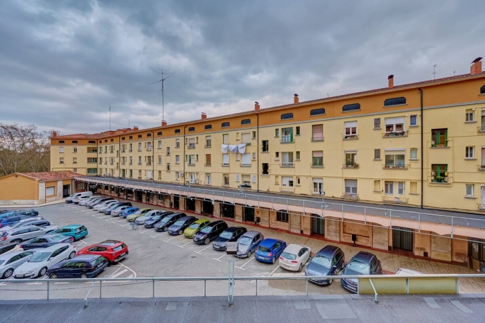 Regal Diamond Centre by Clabao en Logroño