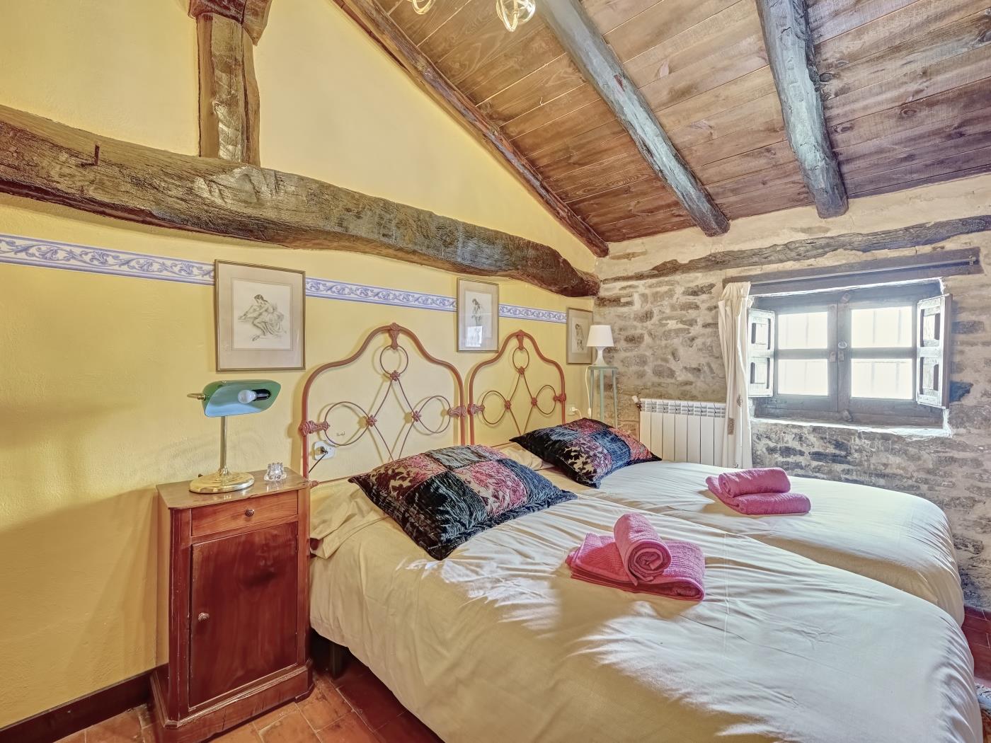 Casa Ondare Etxea by Clabao en Abínzano (Navarra)