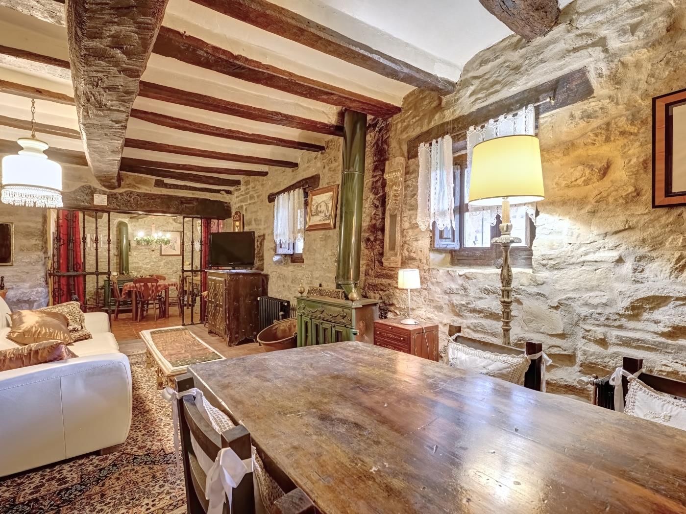 Casa Ondare Etxea by Clabao en Abínzano (Navarra)