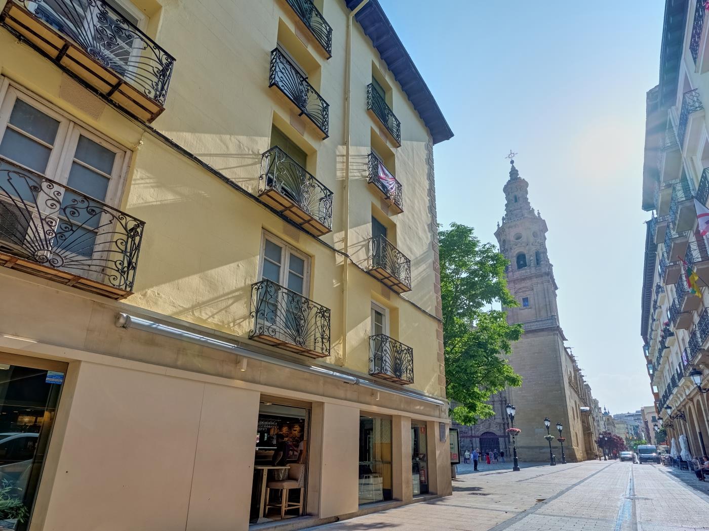 Esquina plaza del mercado A by Clabao en Logroño