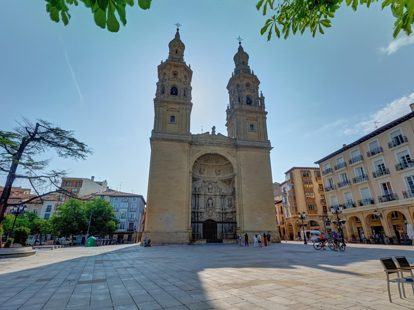Esquina plaza del mercado A by Clabao en Logroño