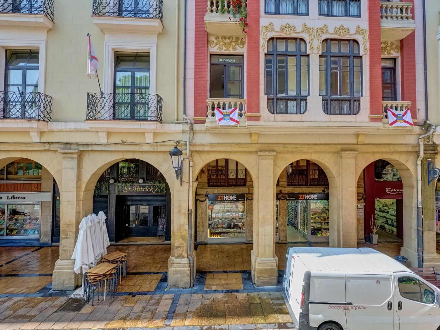Esquina plaza del mercado A by Clabao en Logroño