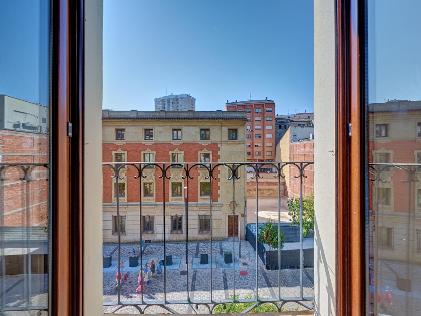Capricho Riojano Laurel by Clabao en Logroño