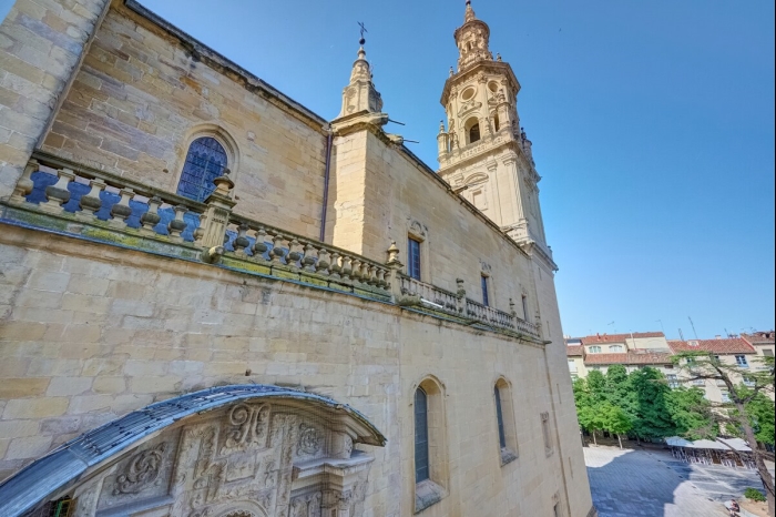 Casa Uva Plaza del Mercado by Clabao en Logroño