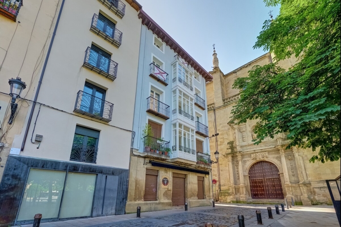 Casa Uva Plaza del Mercado by Clabao en Logroño